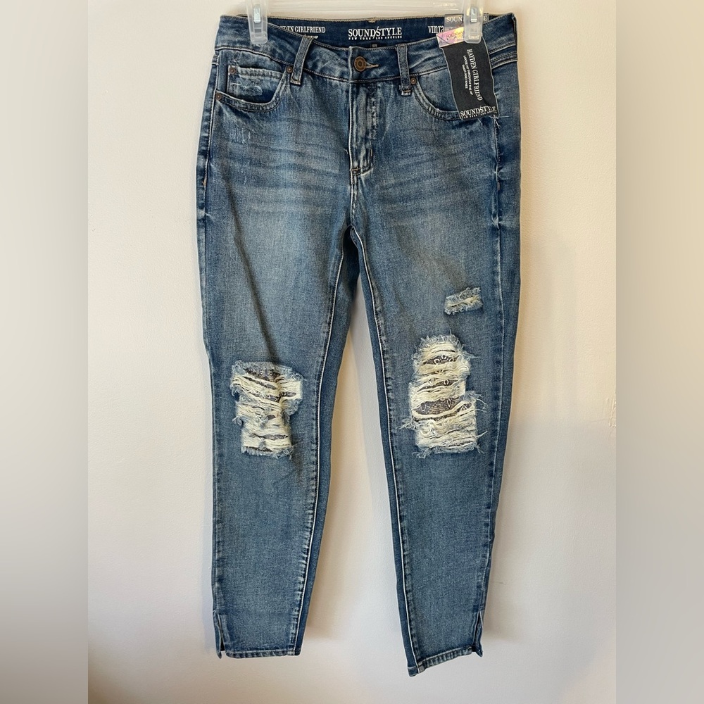 NWT Sound Style Ripped Jeans. Vintage Lace ripped Jean loose fit. From Boutique